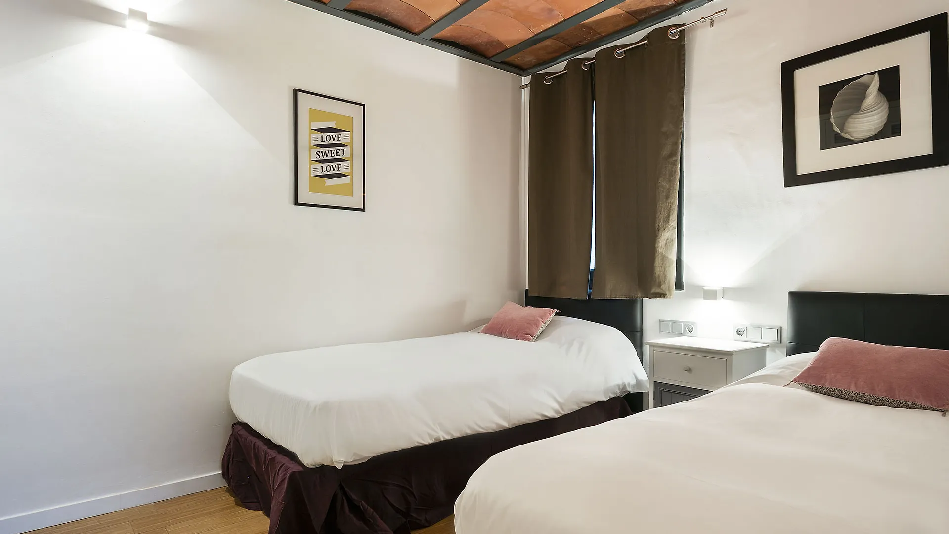 Aspasios Las Ramblas Apartments location