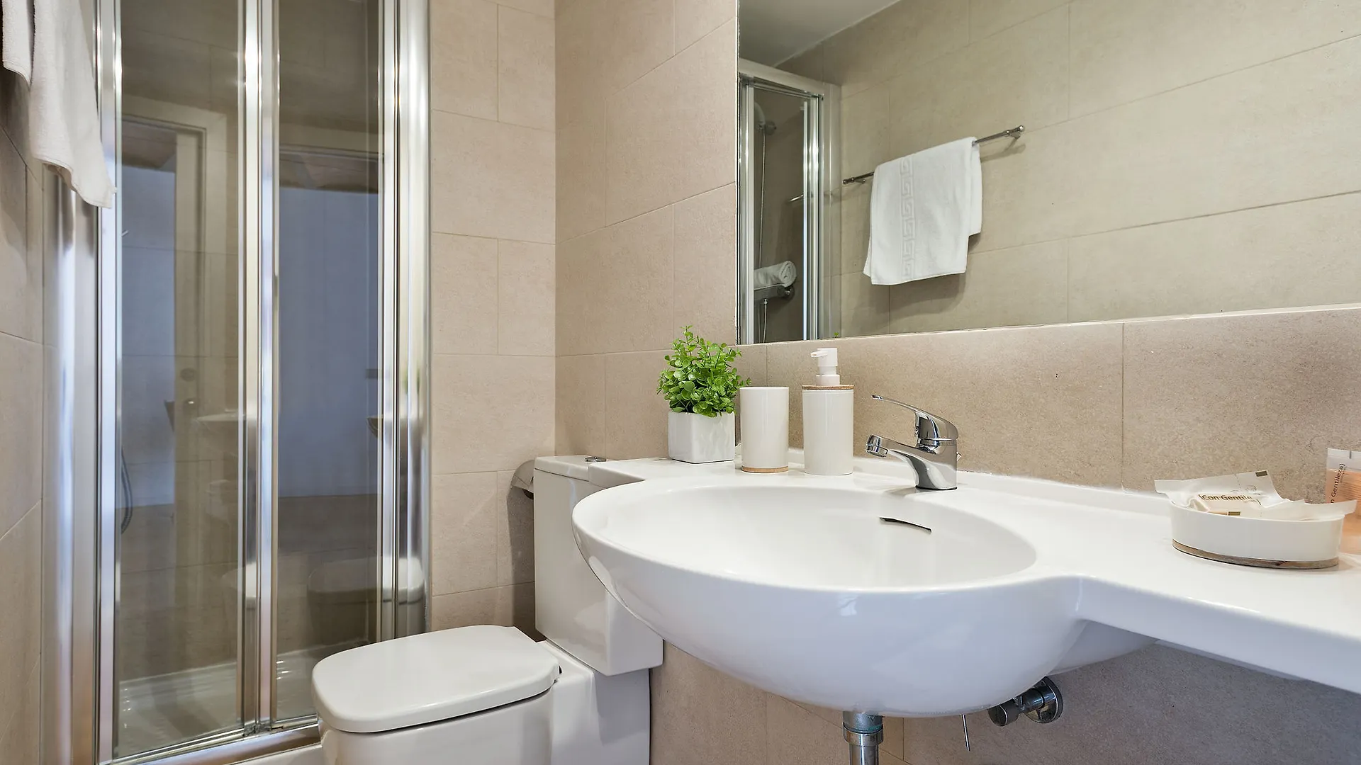 Aspasios Las Ramblas Apartments Barcelona