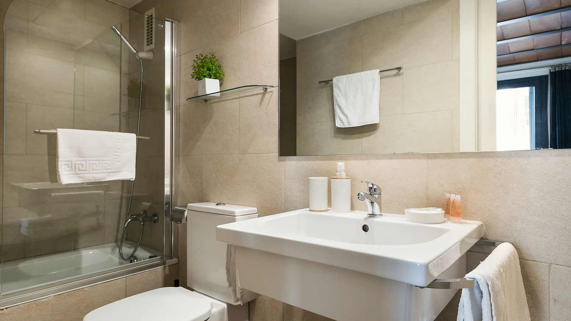 Aspasios Las Ramblas Apartments Barcelona
